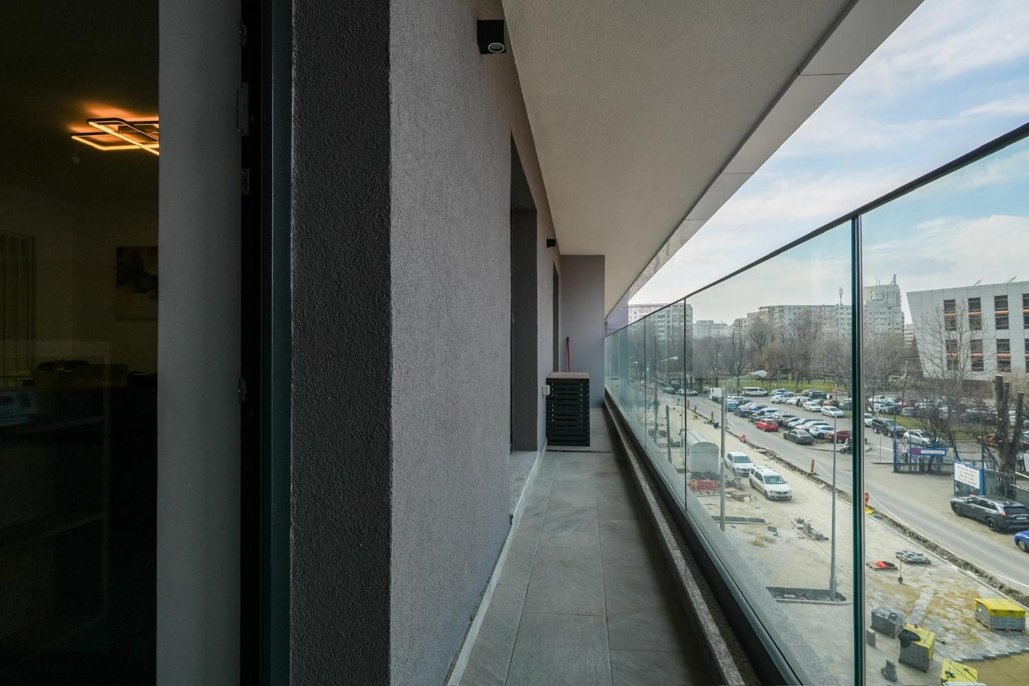 Sandra - Park-View Apt With Balcony & Parking Bucureşti Ngoại thất bức ảnh