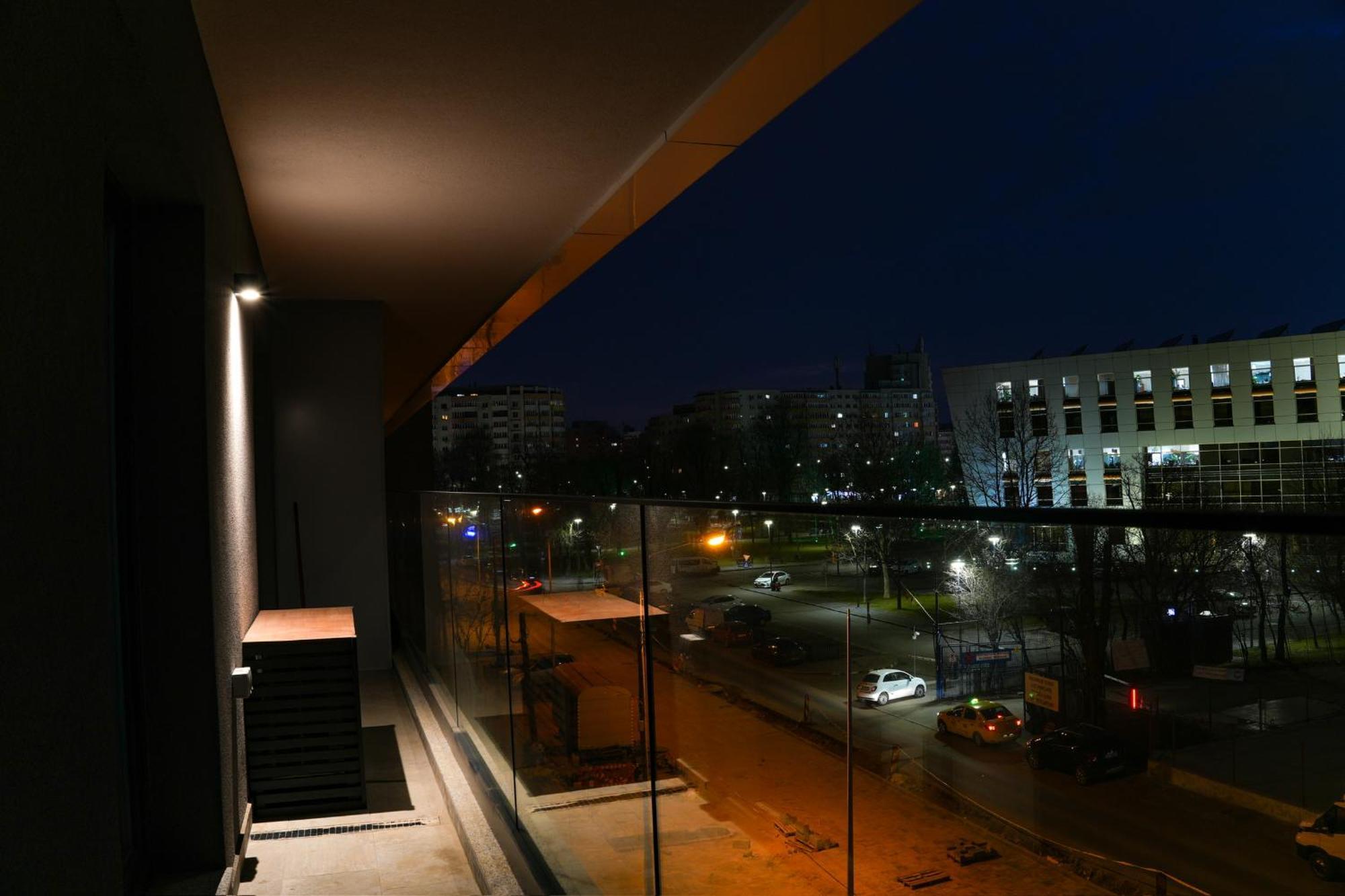 Sandra - Park-View Apt With Balcony & Parking Bucureşti Ngoại thất bức ảnh