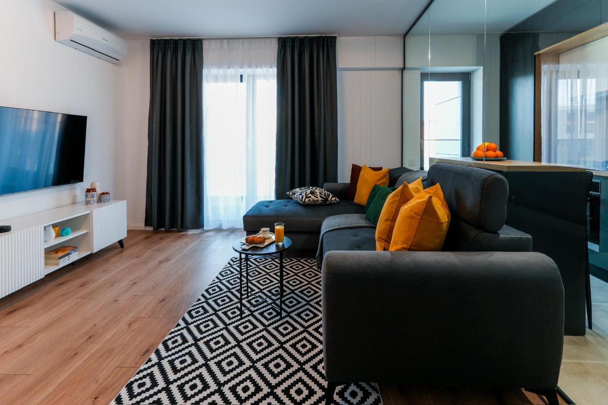 Sandra - Park-View Apt With Balcony & Parking Bucureşti Ngoại thất bức ảnh
